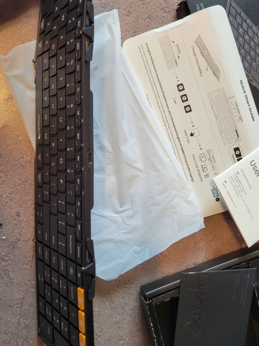 Foldable Wireless Keyboard - Picture 3 of 11